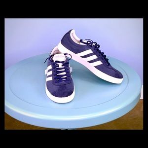 Ladies, size 9, suede, blue & white Adidas